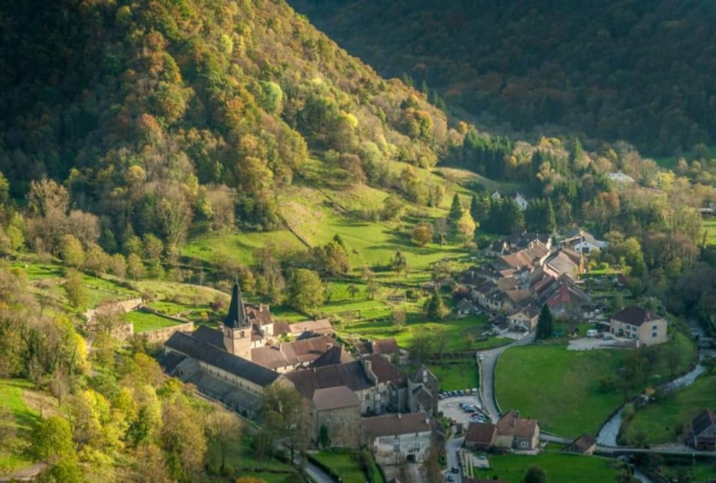 Ney Gite Jura Mina Chalet Au Milieu De La Natureヴィラ エクステリア 写真