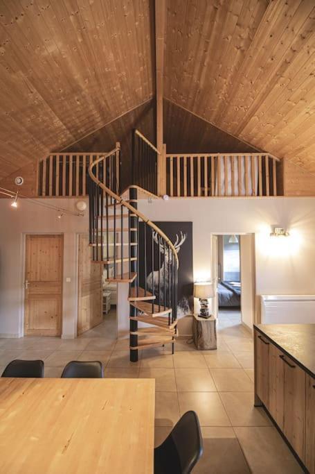 Ney Gite Jura Mina Chalet Au Milieu De La Natureヴィラ エクステリア 写真